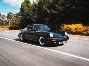 1985 Porsche 911 in motion-01