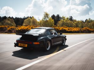 1985 Porsche 911 in motion-06